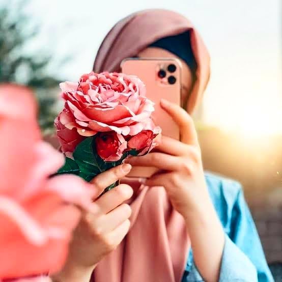 hijab girl selfie Instagram profile picture