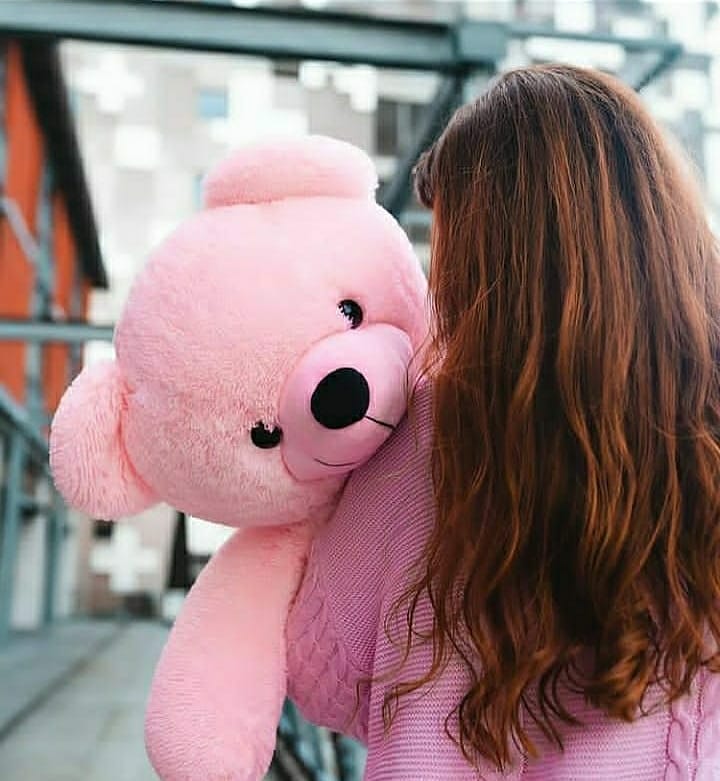 Girl with teddy bear dp