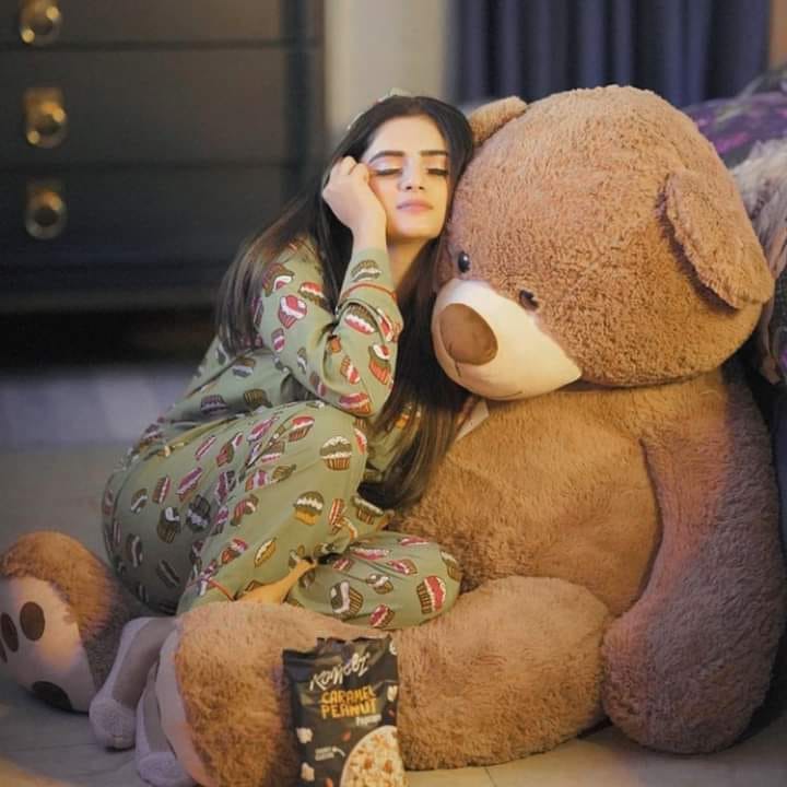 Sleeping with teddy bear girls dp