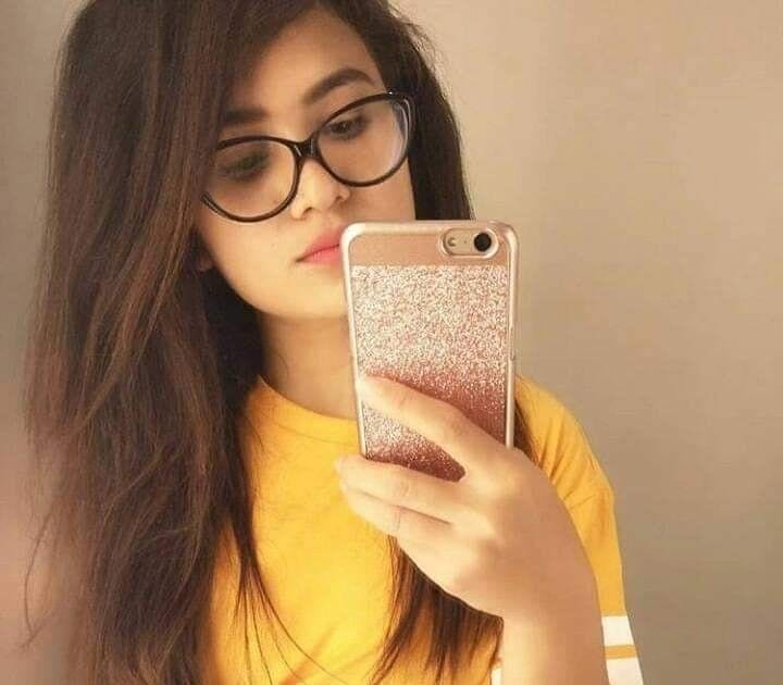 Selfie Girls Dp