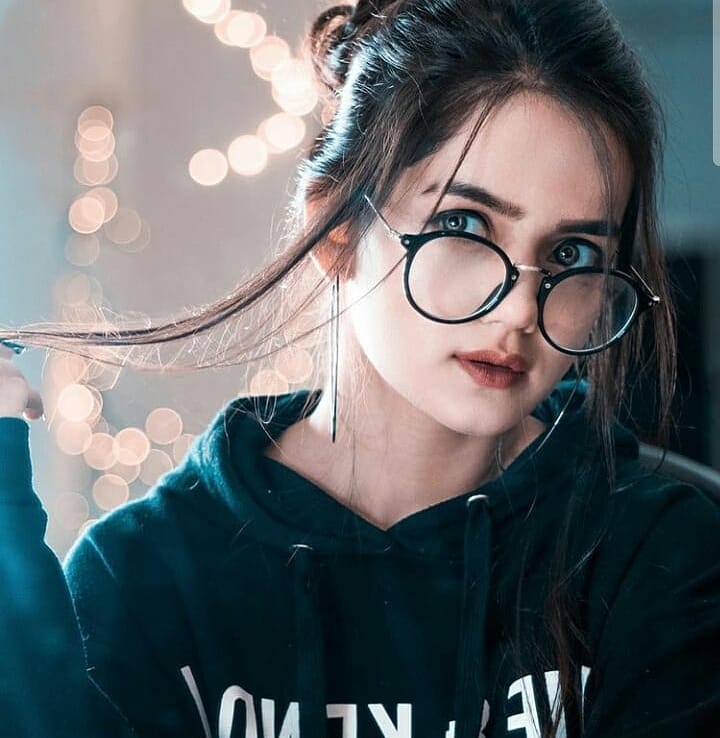 Stylish Girls Dp