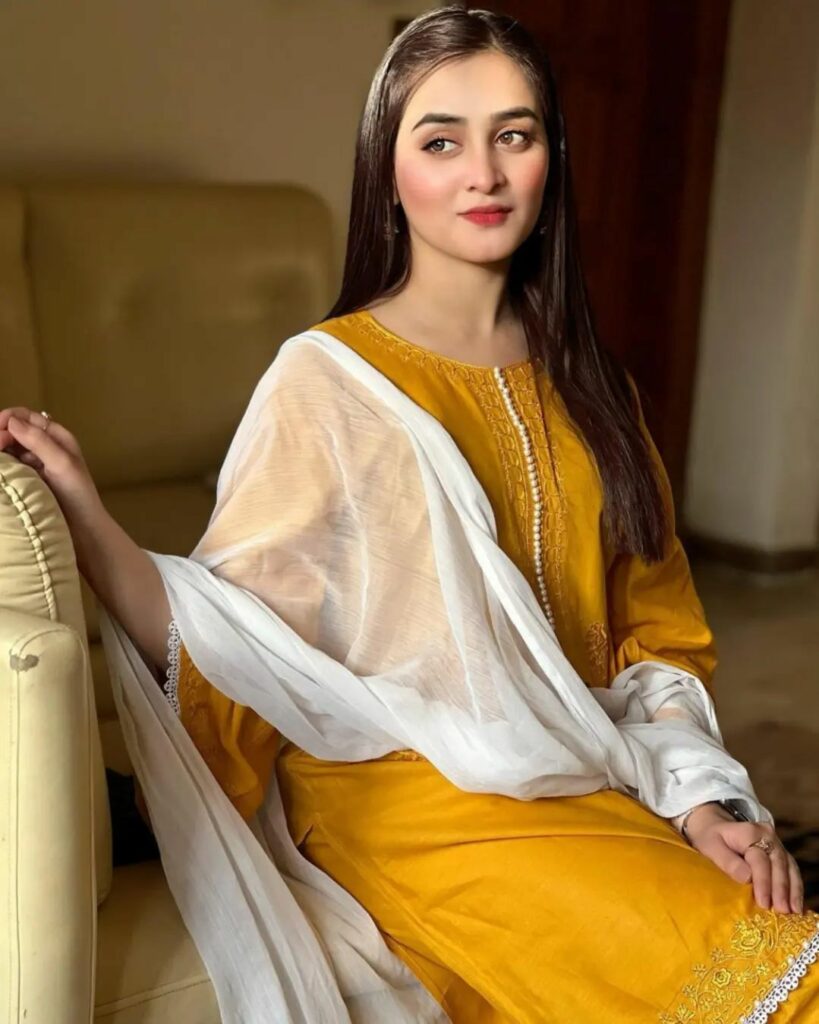 Pakistani Cute Girl Picture 